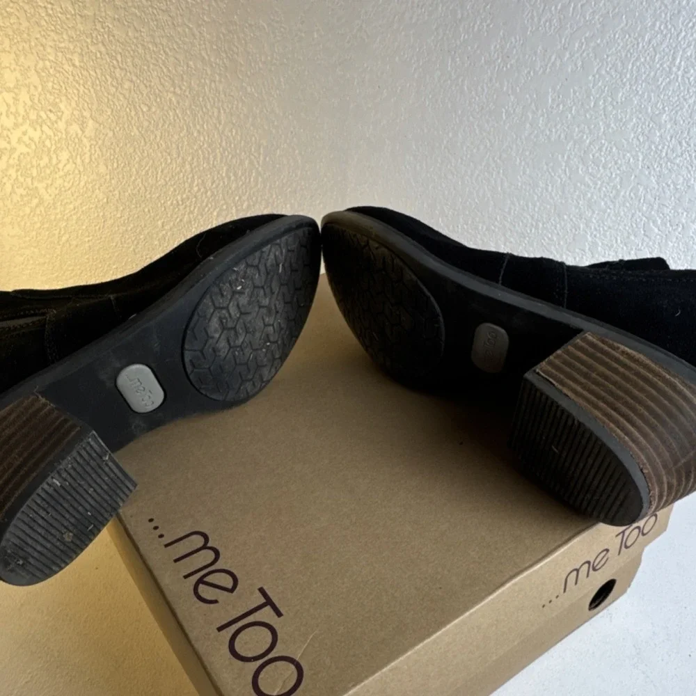Me Too ZASPER-DSW Black Suede Ankle Bootie Women Size 10M Block Heel Almond Toe